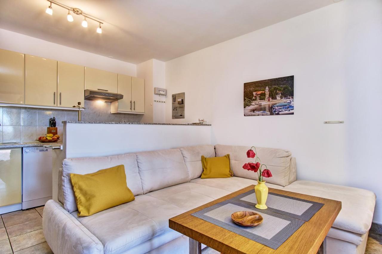 Apartment Mateo Miholascica Екстериор снимка