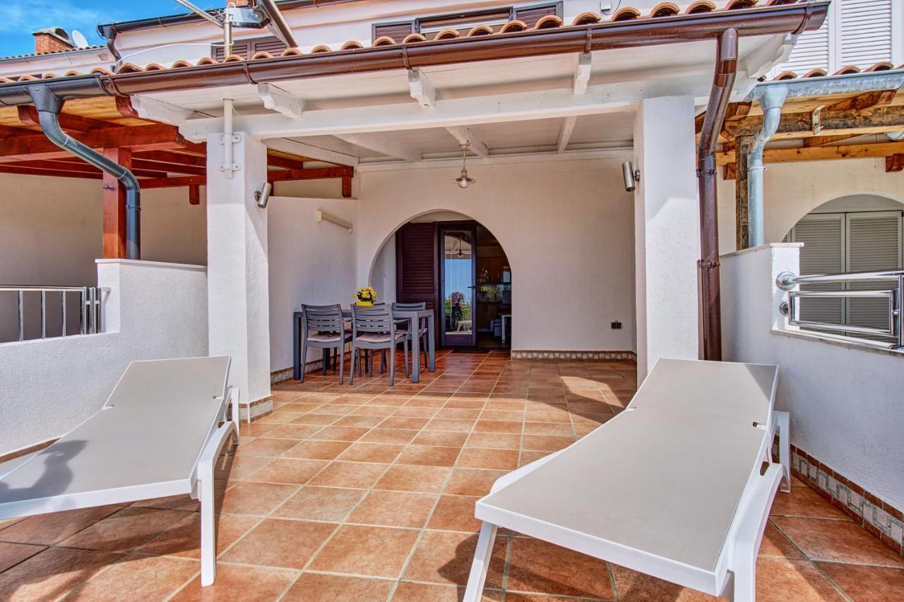 Apartment Mateo Miholascica Екстериор снимка